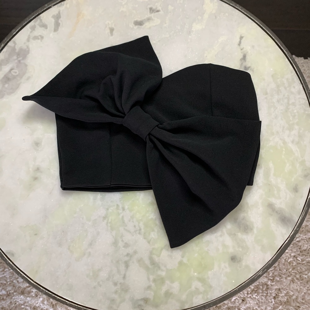 PrettyLittleThing Bow Crop Top